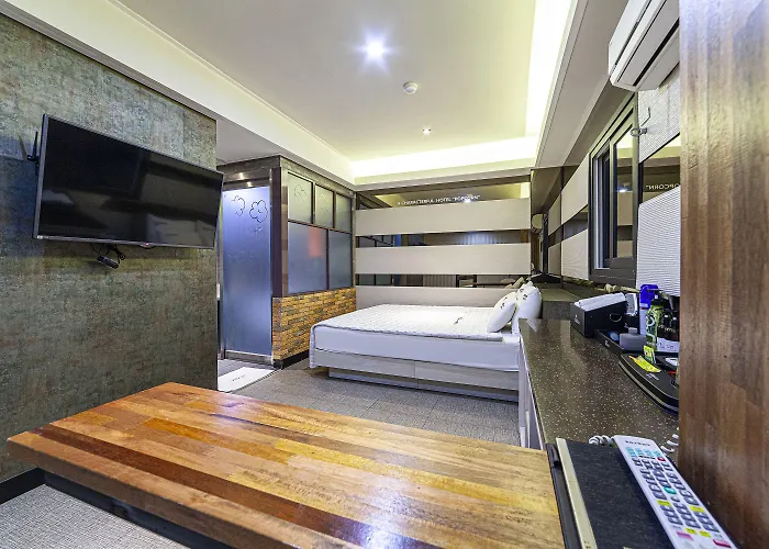 Hotel Station Popcorn 2*