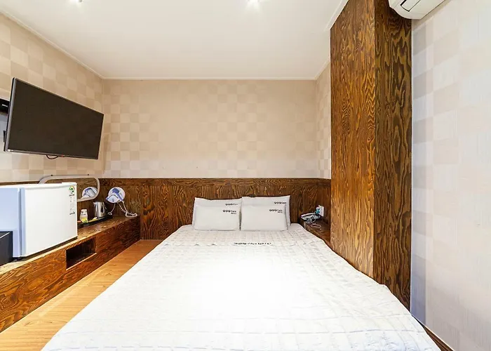 Hotel Station Popcorn 2*